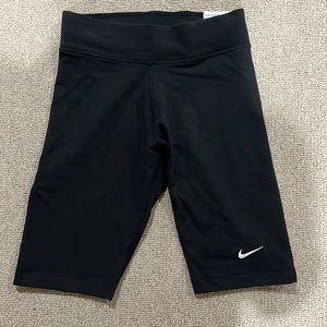 NIKE Biker shorts Tight Fit mid rise short length Black Womens size XS